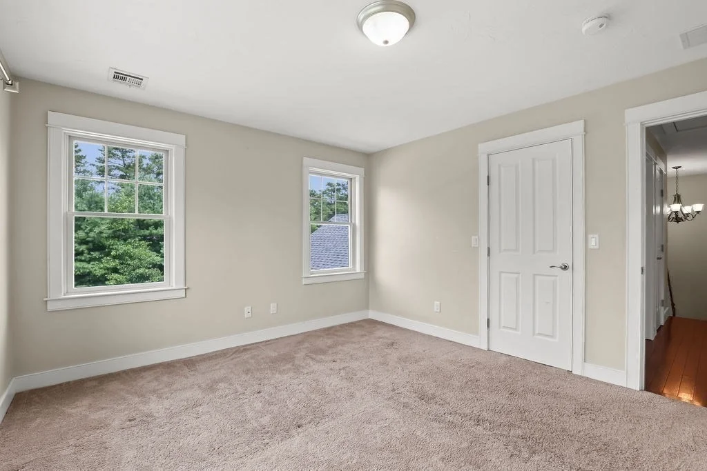 Photo of 10 Pond Edge Trl