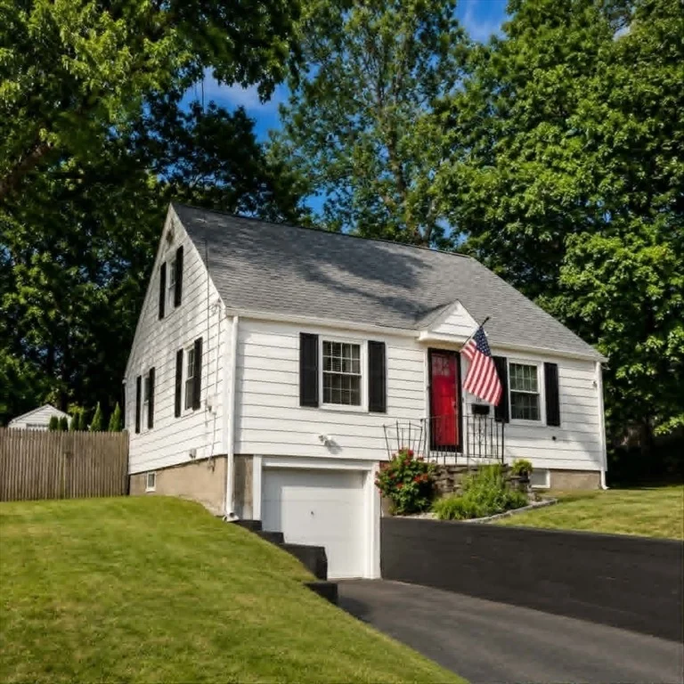 Photo of 18 Hunnewell Rd