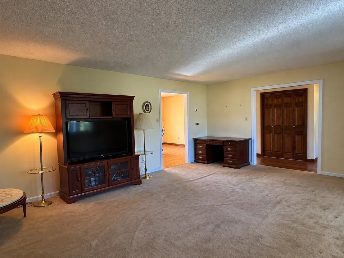 Photo of 228 Number Nine Road