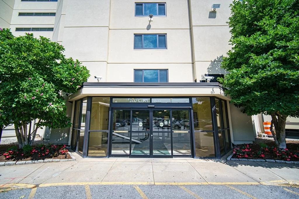 Photo of Unit 708 at 200 Cove Way