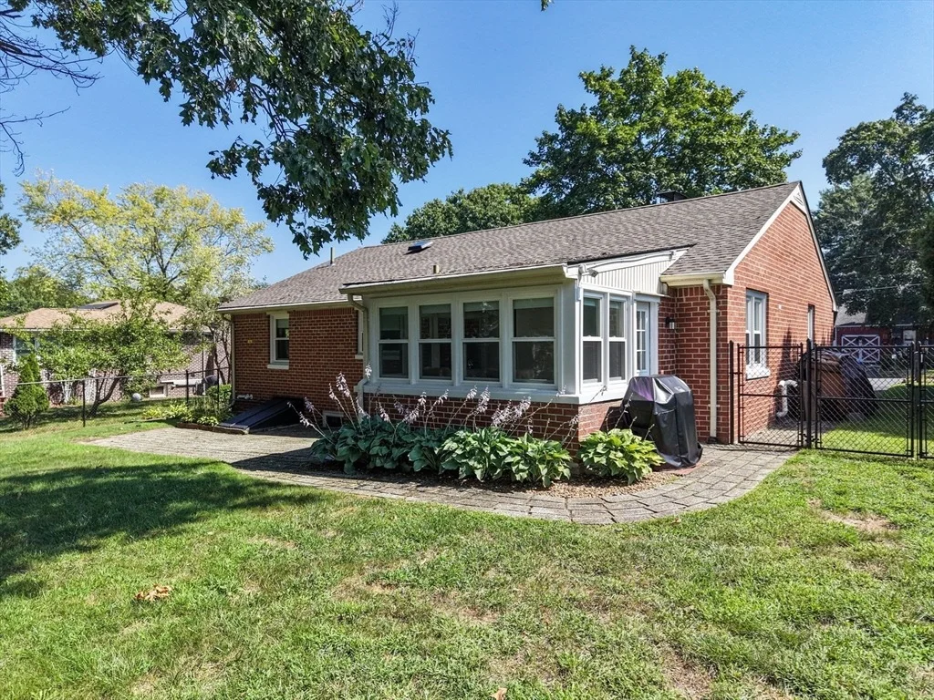 Photo of 114 Fenway Dr
