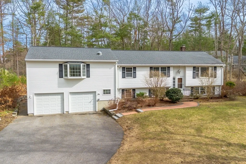 Photo of 10 Lincoln Drive
