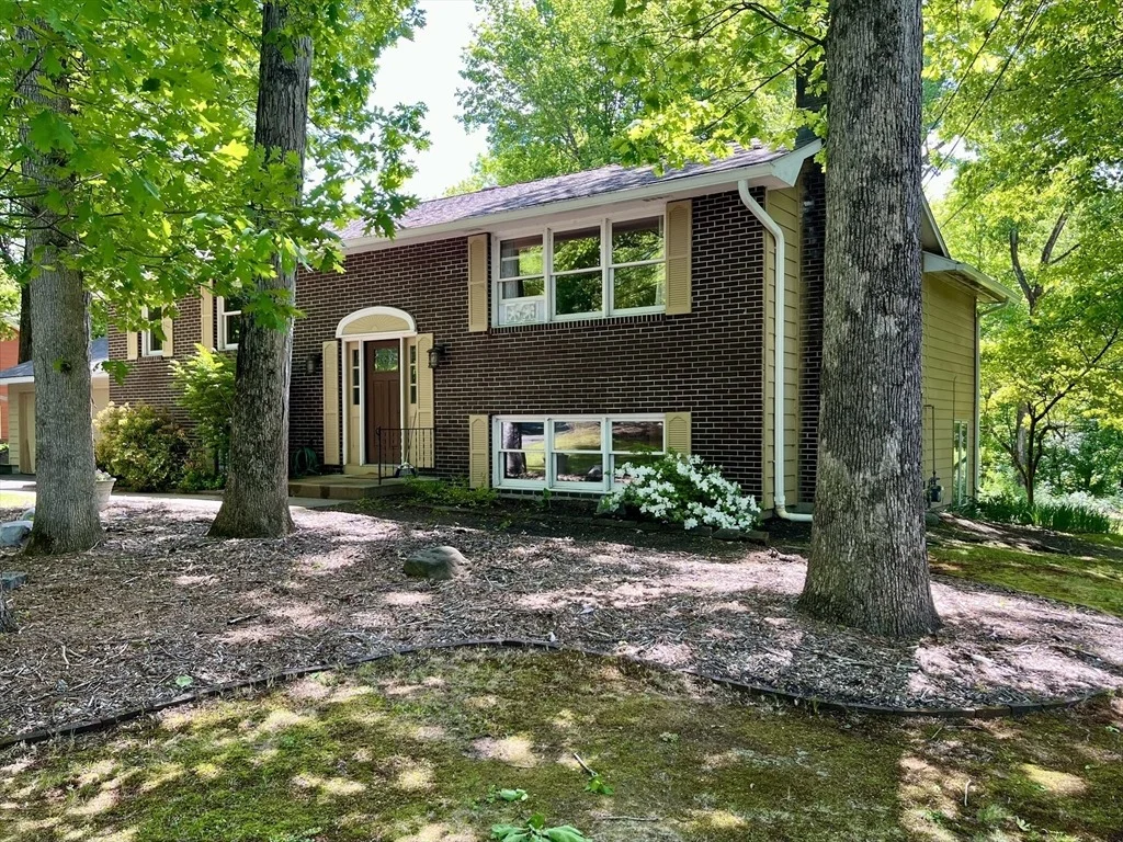 Photo of 866 Burts Pit Rd