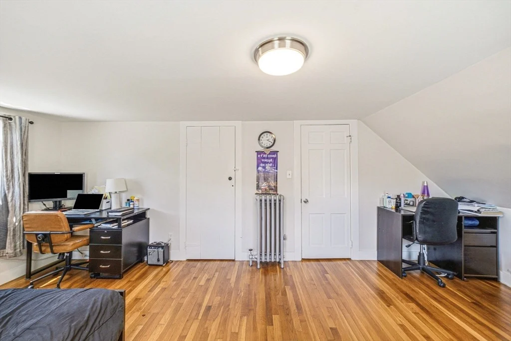 Photo of 4 Newhall Ave