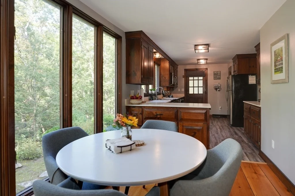Photo of 18 Bay Path Dr