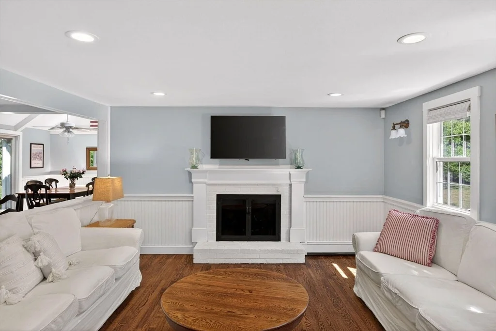 Photo of 4 Forsythia Dr