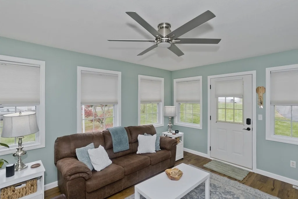 Photo of 76 Shaker Rd