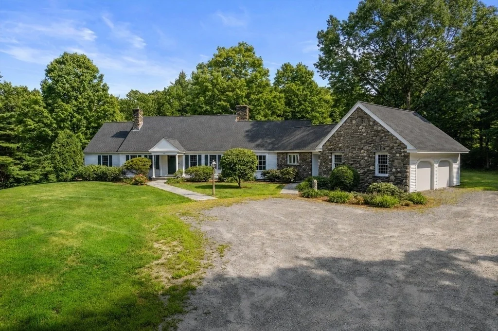 Photo of 110 Northfield Rd