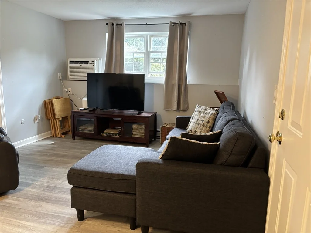 Photo of Unit B at 15 Maple Crest Circle