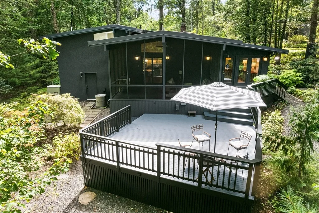 Photo of 10 Dewey Rd