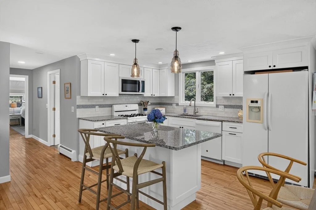 Photo of 25 Marthas Ln