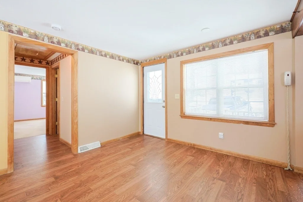 Photo of 53 Robin Road