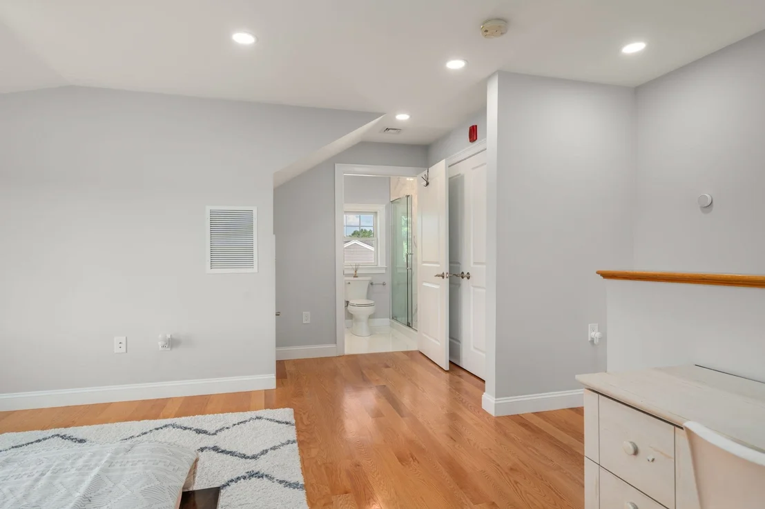 Photo of Unit E at 140 Main St