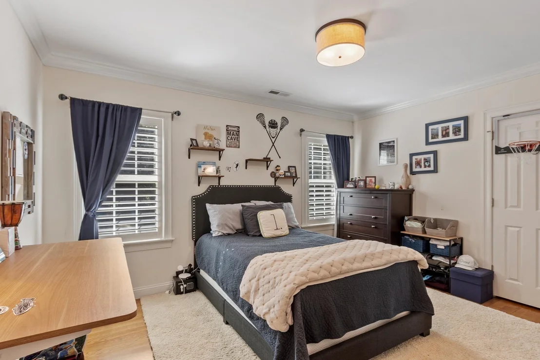 Photo of 48 Robinson Dr