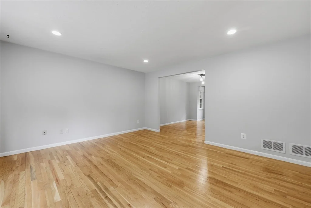 Photo of 6 Fox Hill Road