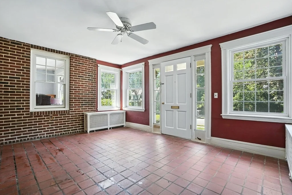 Photo of 22 Stoneleigh Cir