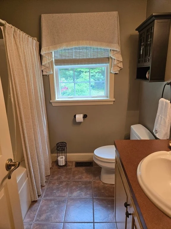 Photo of 493 Hubbardston Rd