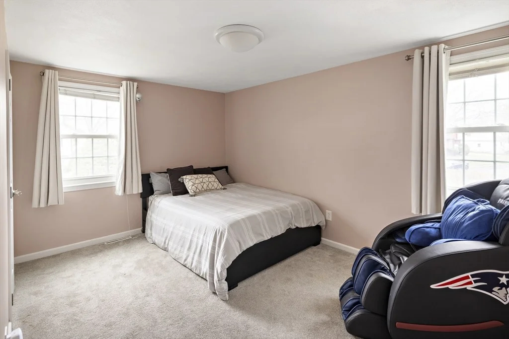 Photo of 40 Brewster Dr