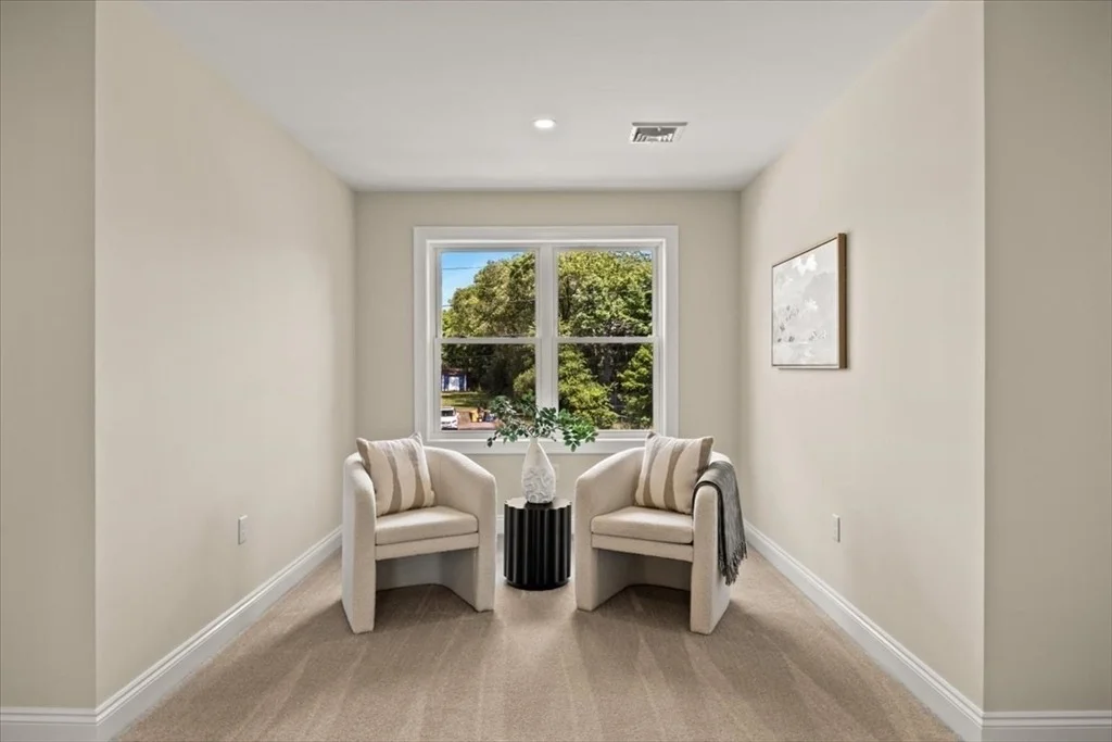 Photo of 12 Valley Run Dr