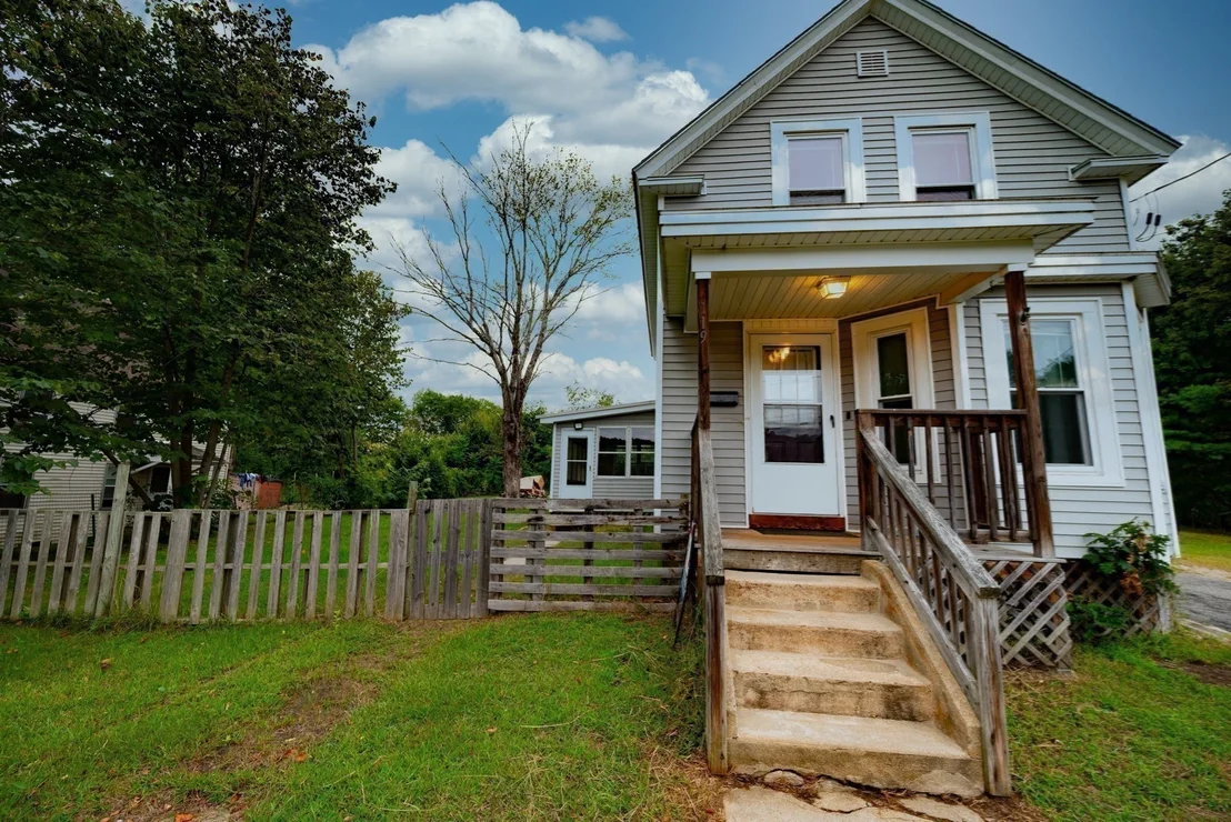 Photo of 119 Everett Ave