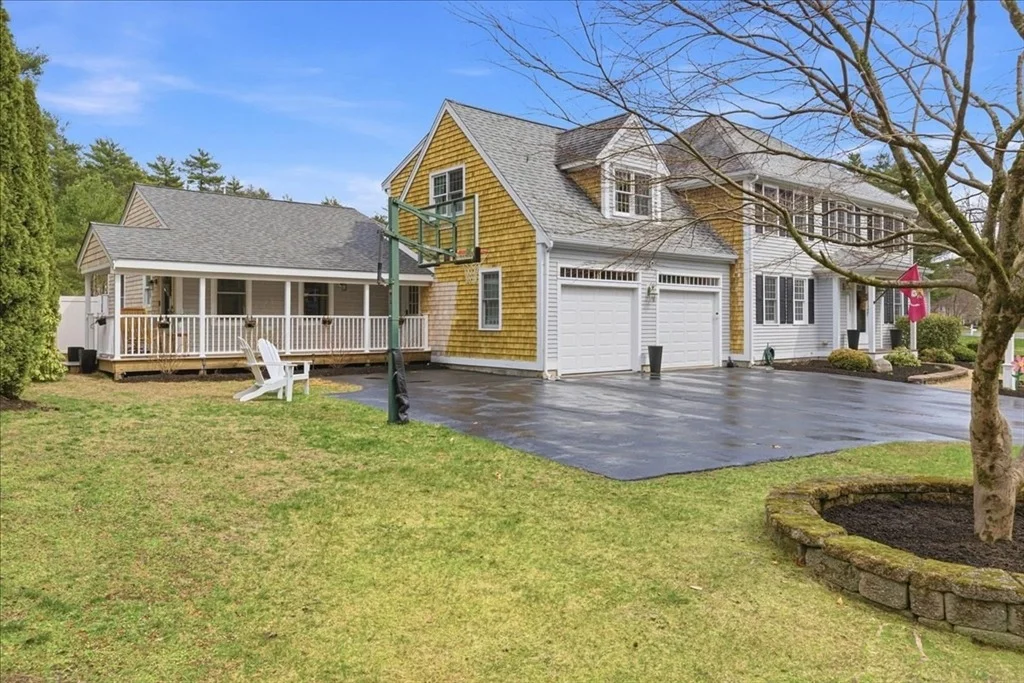 Photo of 2 Commons Dr