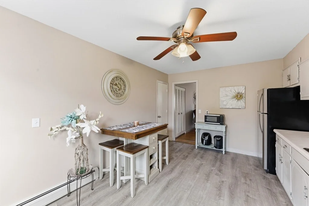 Photo of Unit B at 80 Colonial Cir