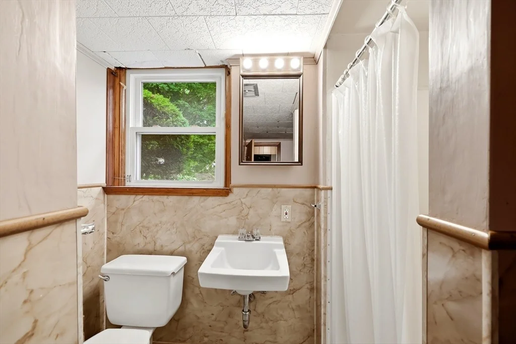 Photo of 214 Forest Hills Rd