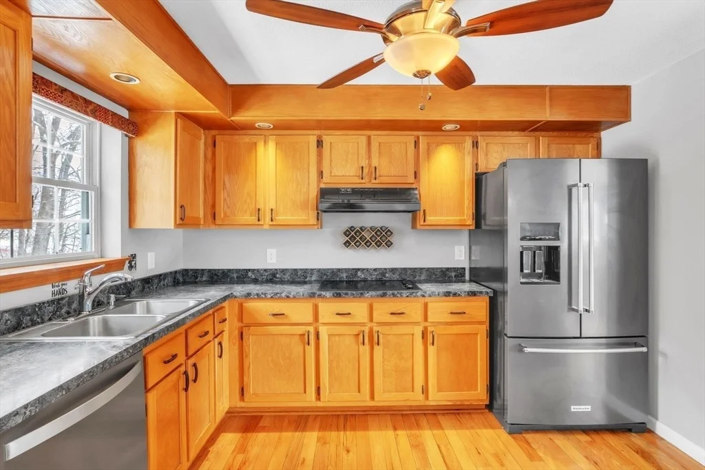 Photo of 11 Crystal Dr