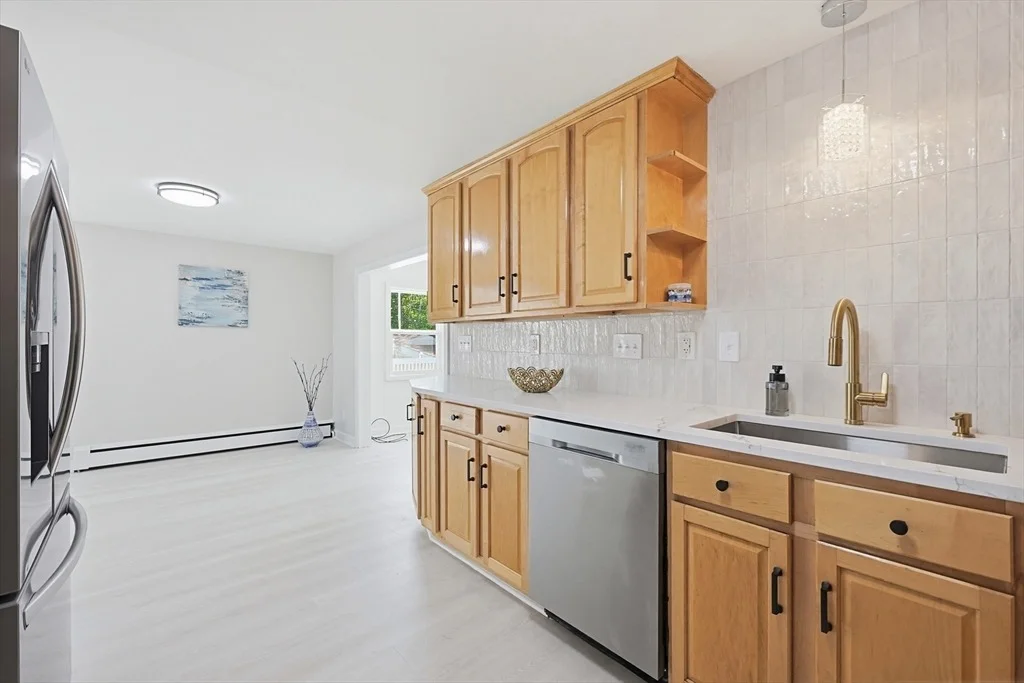 Photo of 6 Almond Dr