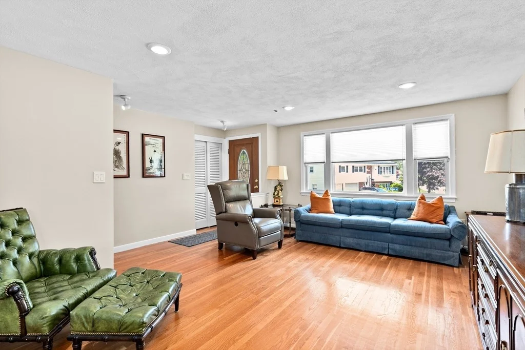 Photo of 16 Niles Rd