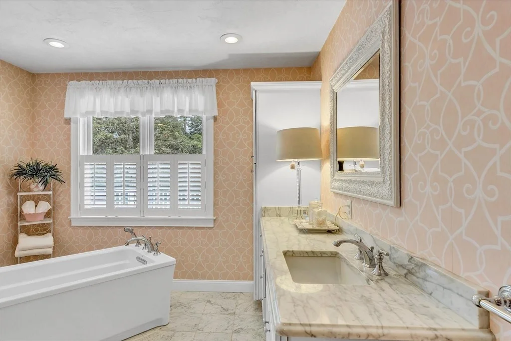 Photo of 663 Crowells Bog Road