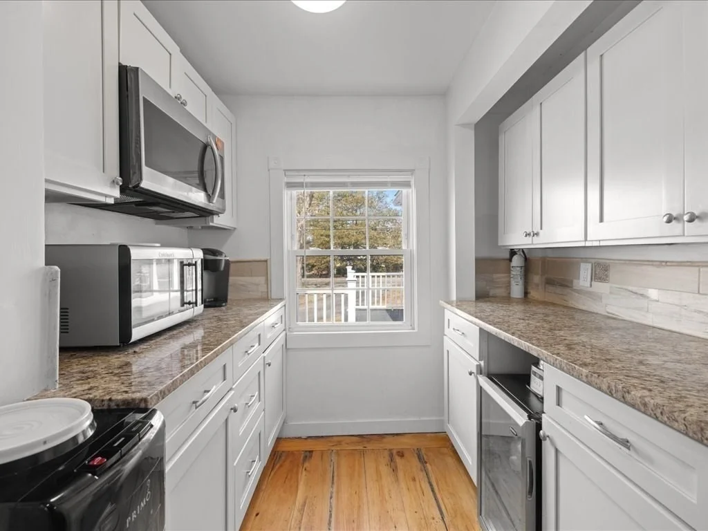 Photo of 555 Webster St.