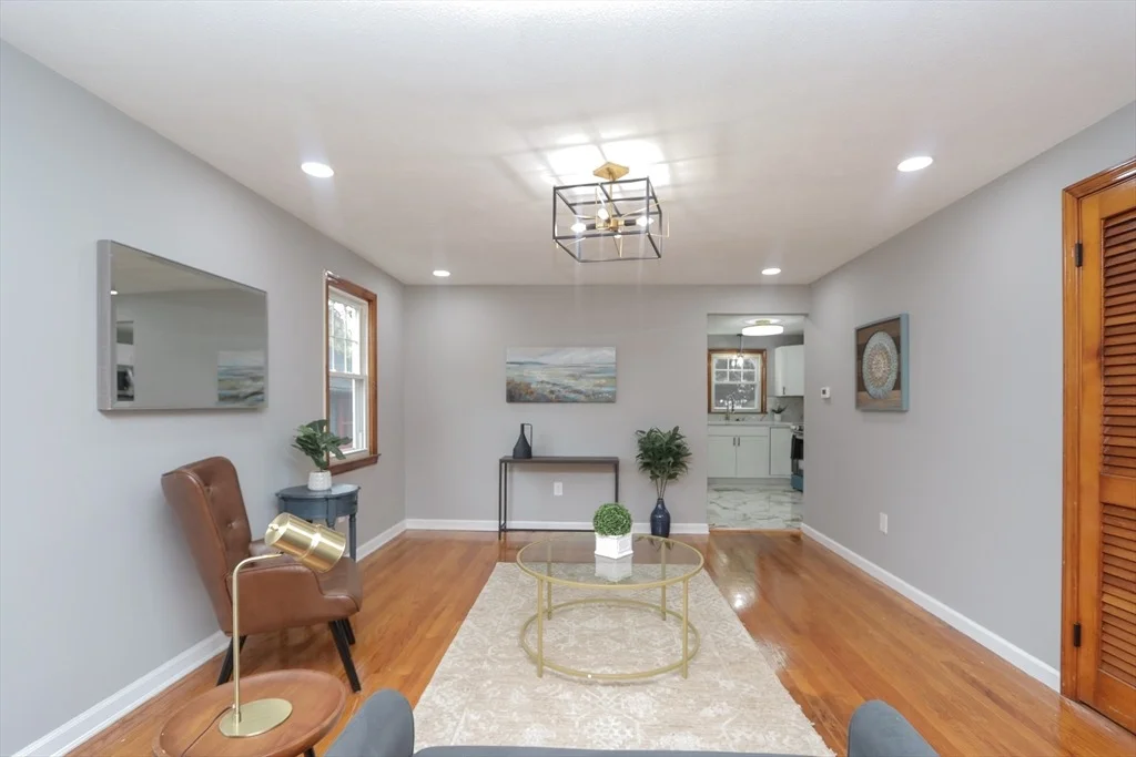 Photo of 127 Gelinas Dr