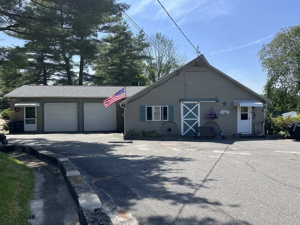 Photo of 467 Durfee St