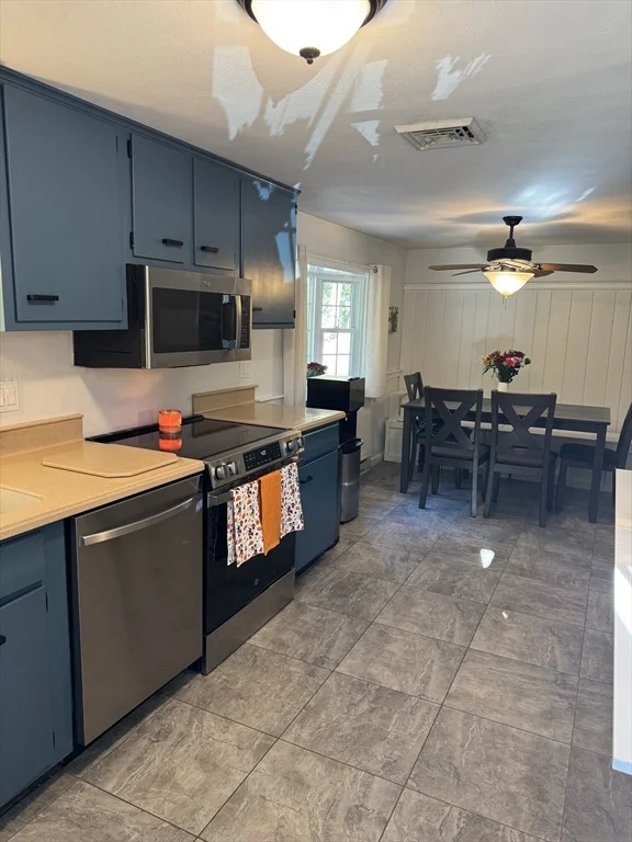 Photo of 6 Heritage Dr