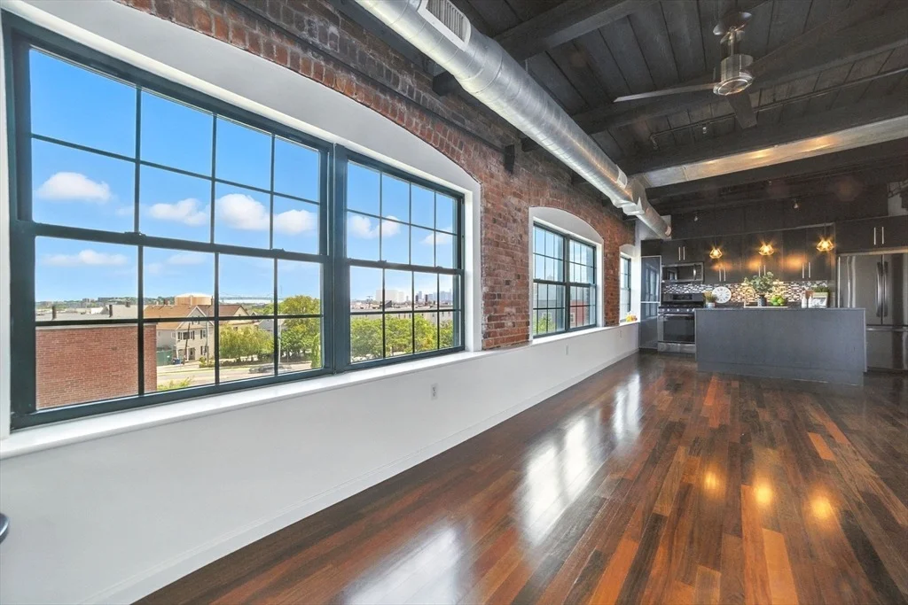 Photo of Unit 406 at 210 Broadway