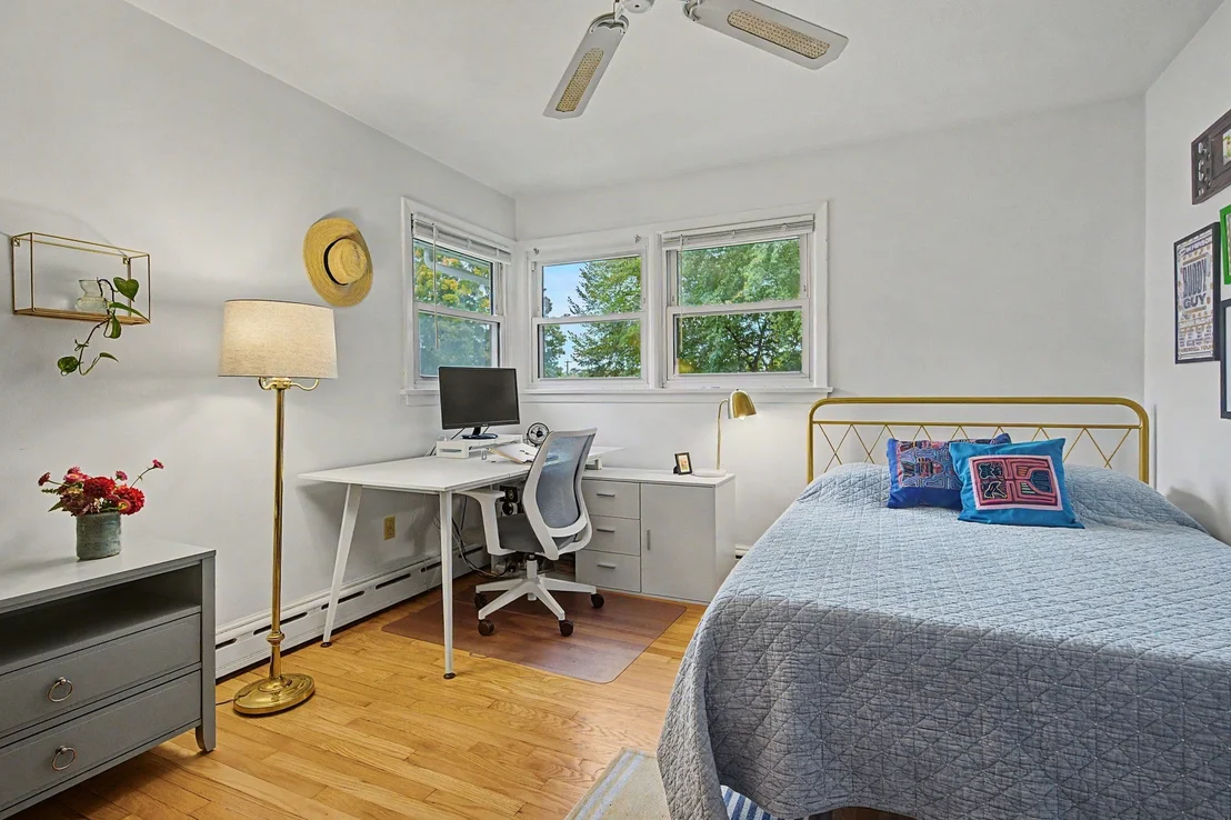 Photo of 10 Alden St