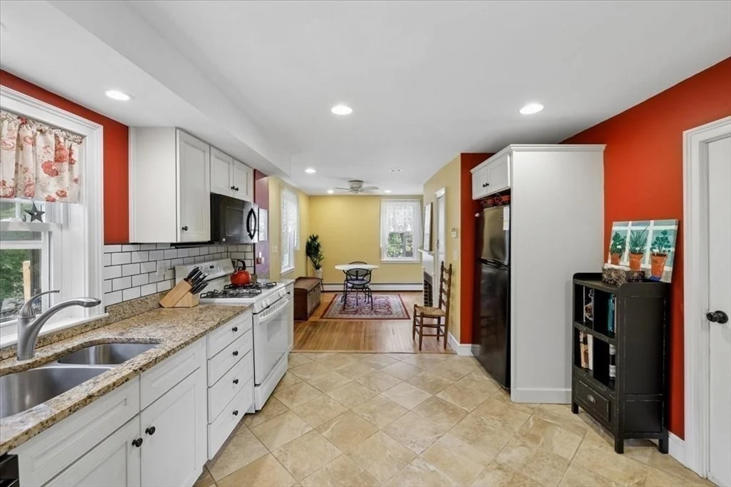 Photo of 10 Summit Ave