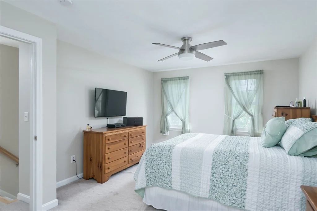 Photo of 2 Simon Davis Dr