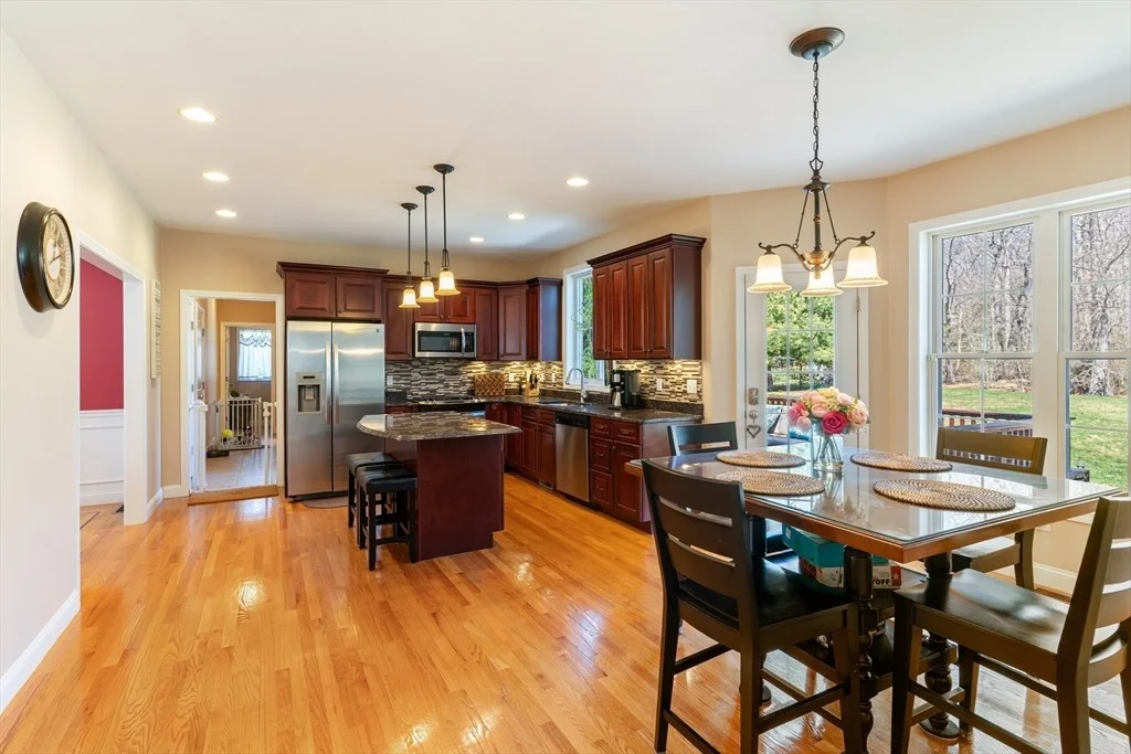 Photo of 368 Cottrell Rd