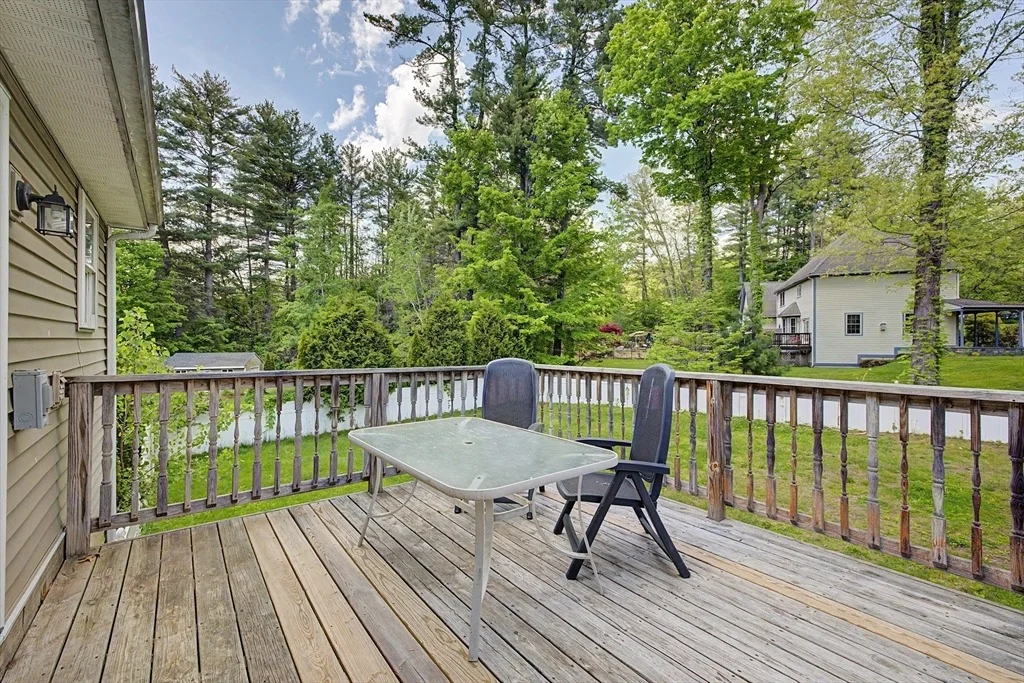 Photo of 195 Westhampton Rd