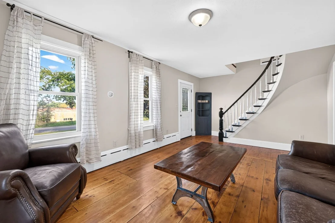 Photo of 87 River St