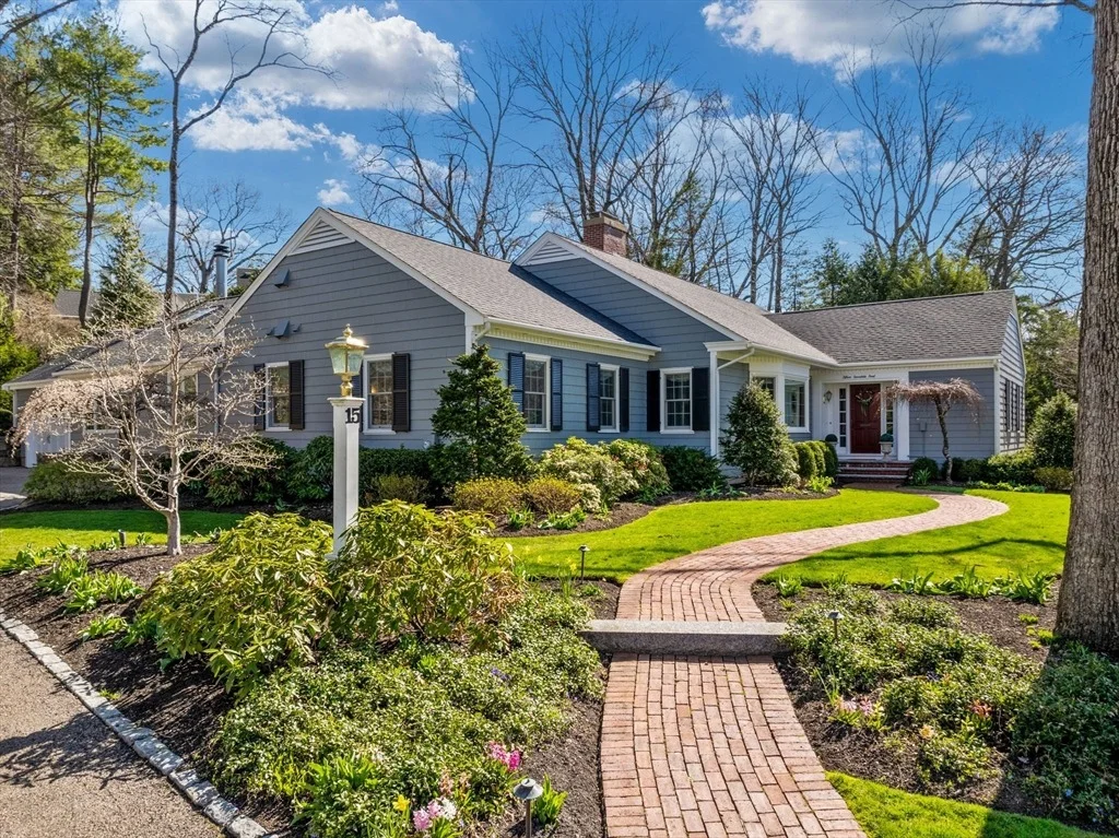 Photo of 15 Barnstable Rd