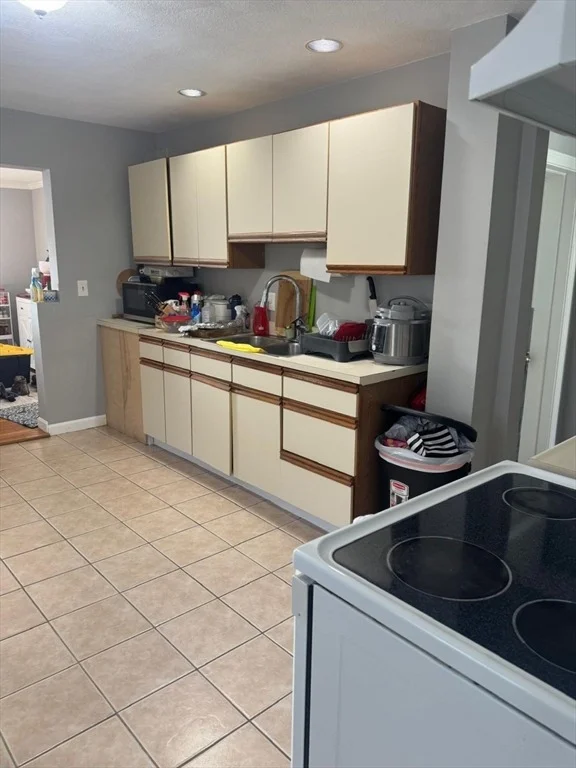 Photo of 98 Walnut St