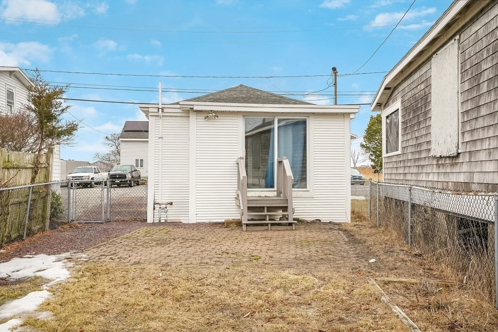 Photo of 115 Cable Ave