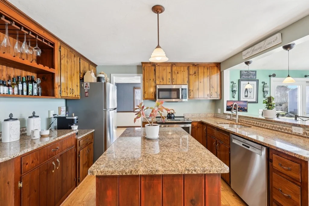 Photo of 6 Waterview Dr