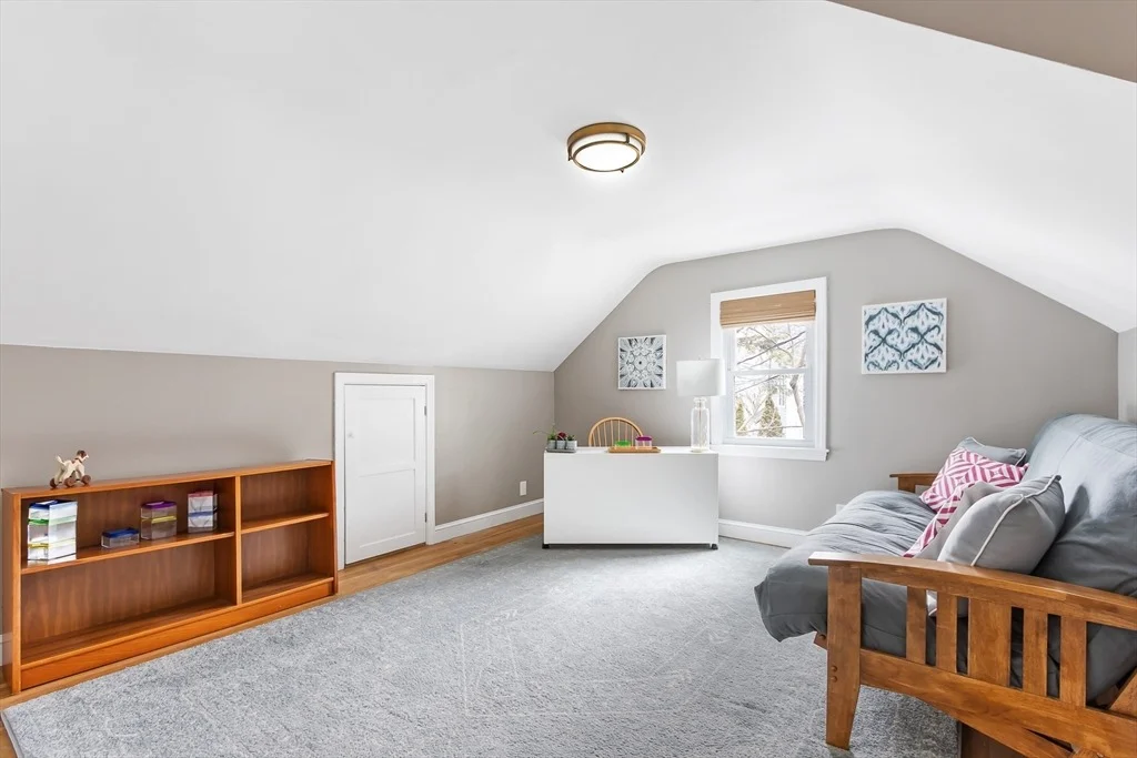 Photo of 663 Greendale Ave