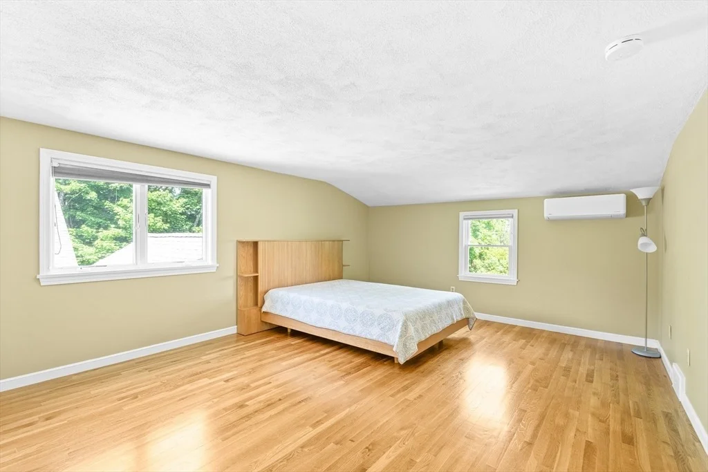 Photo of 6 Crestview Dr