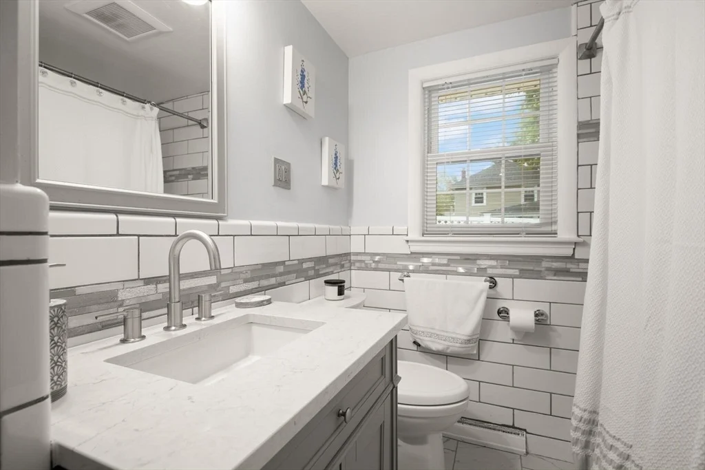Photo of 27 Edison Avenue