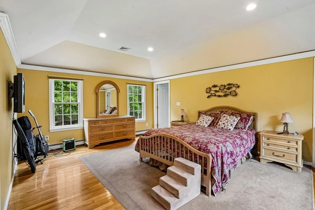 Photo of 2 Berkley Cir